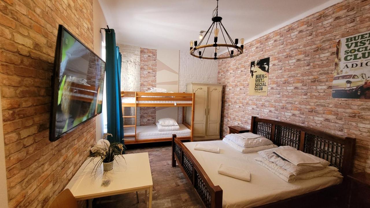 Hostel Chmielna 5 Rooms&Apartments Warschau Buitenkant foto