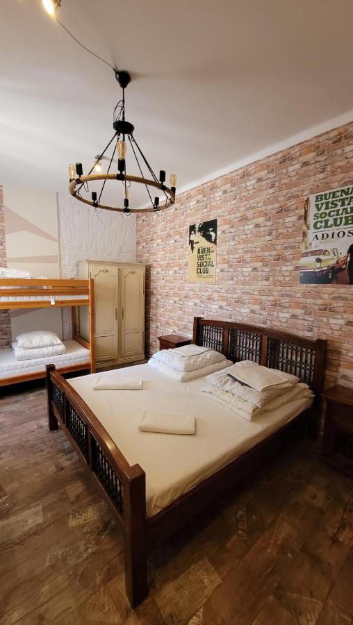 Hostel Chmielna 5 Rooms&Apartments Warschau Buitenkant foto